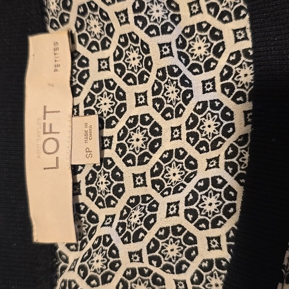 Ann Taylor LOFT Long Sleeve Black and White Patterned Blouse SP - Picture 2 of 5
